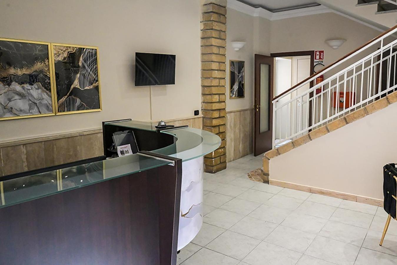 Suisse Hotel Caserta Eksteriør billede